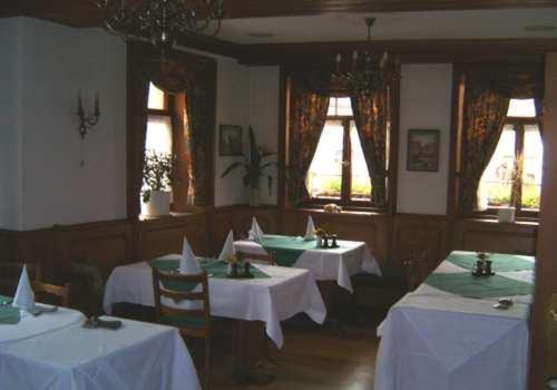 Landhotel Krone Konigsbach-Stein ภายนอก รูปภาพ